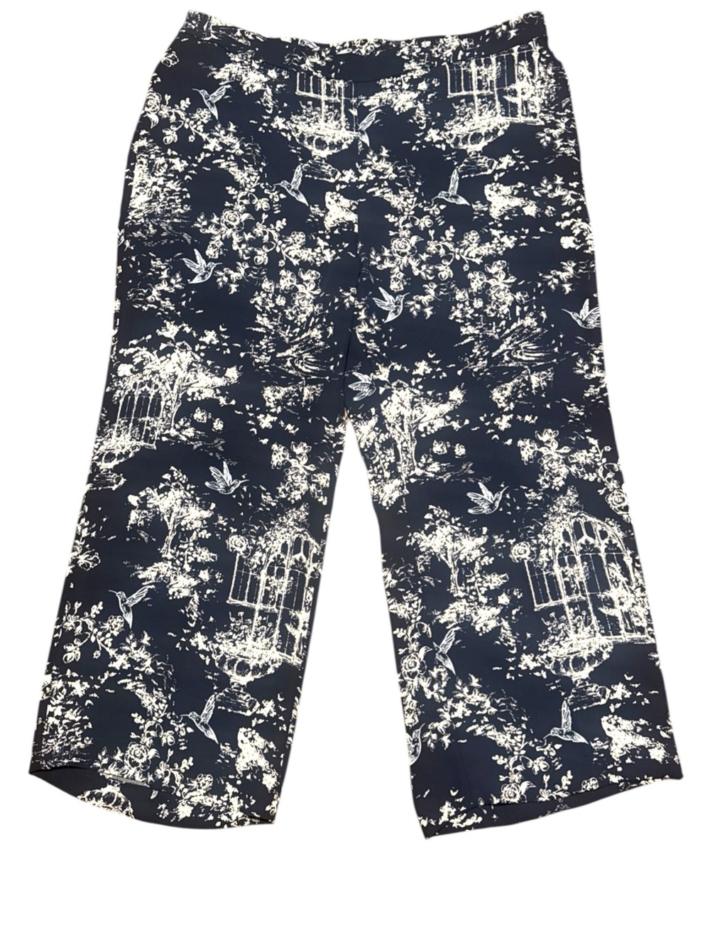Chico's Navy and White Floral birds Cropped Pants